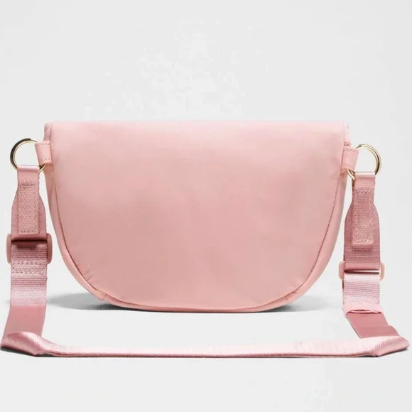 NWT Lululemon All Night Festival Bag *Micro 2L / Pink Haze / Gold - Picture 2 of 4